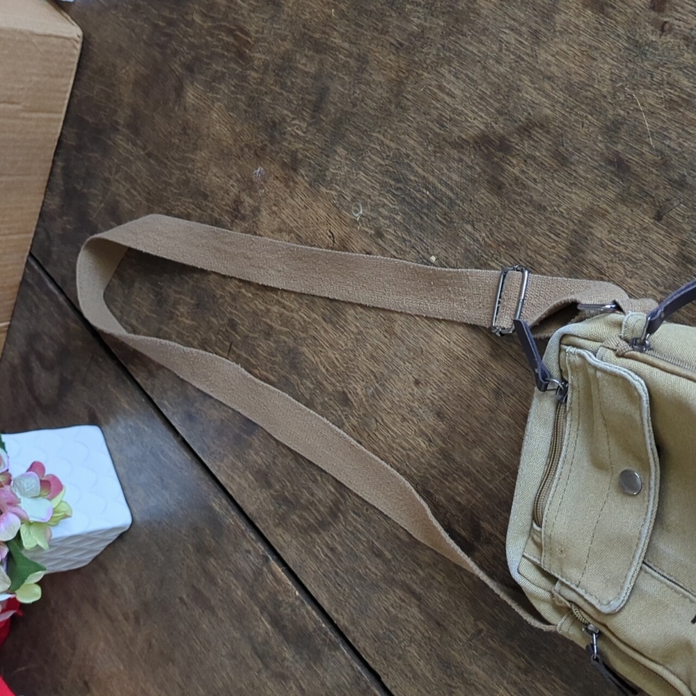 Khaki canvas shoulder bag - Picture 4 of 7